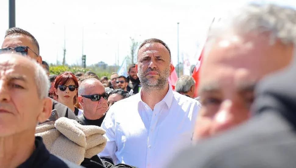 Zeki Çeler’den K-Pet yönetimine çağrı: İşten çıkarma kararlarını geri çekin, uzlaşma yolu açın