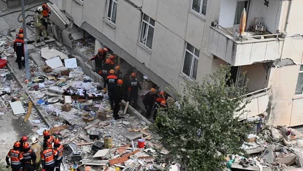 Maltepe'de çöken binada ölü sayısı beşe yükseldi