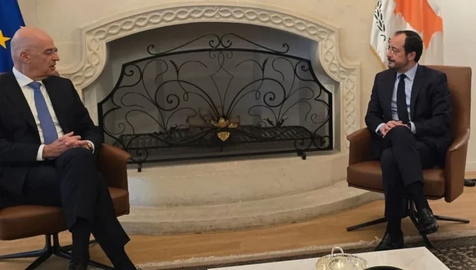 Yunan Savunma Bakanı Dendias'tan Hristodulidis'e: Savunma kabiliyetlerimiz her zaman emrinizde