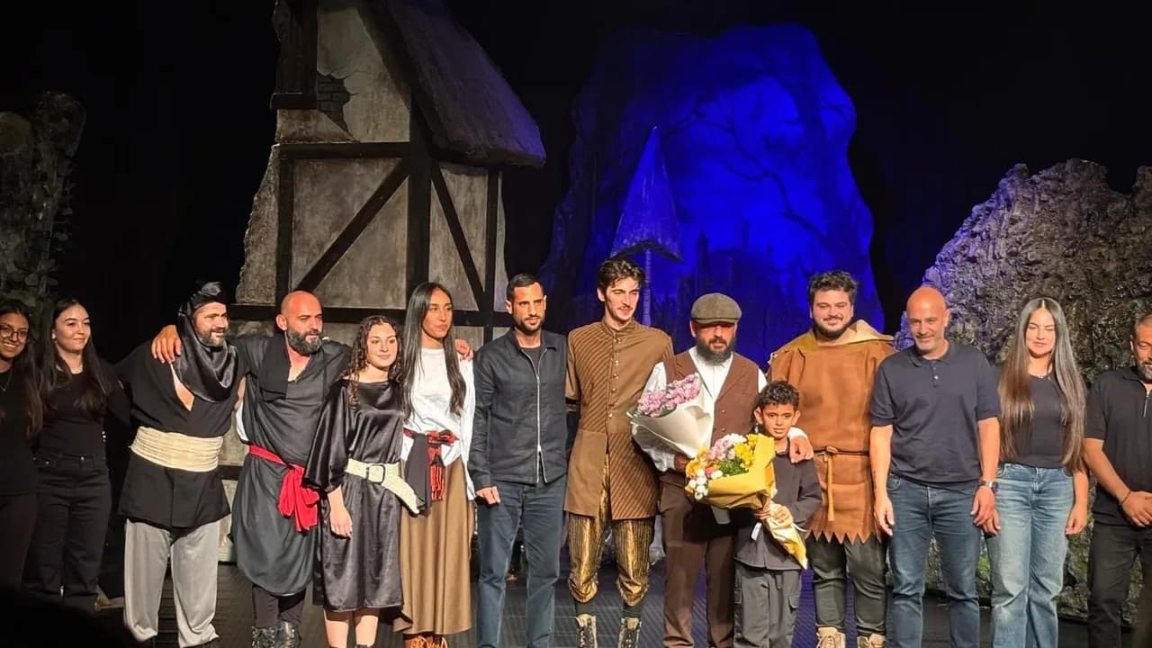 Girne Belediyesi Oda Tiyatrosu sezonu “Robin” ile açtı