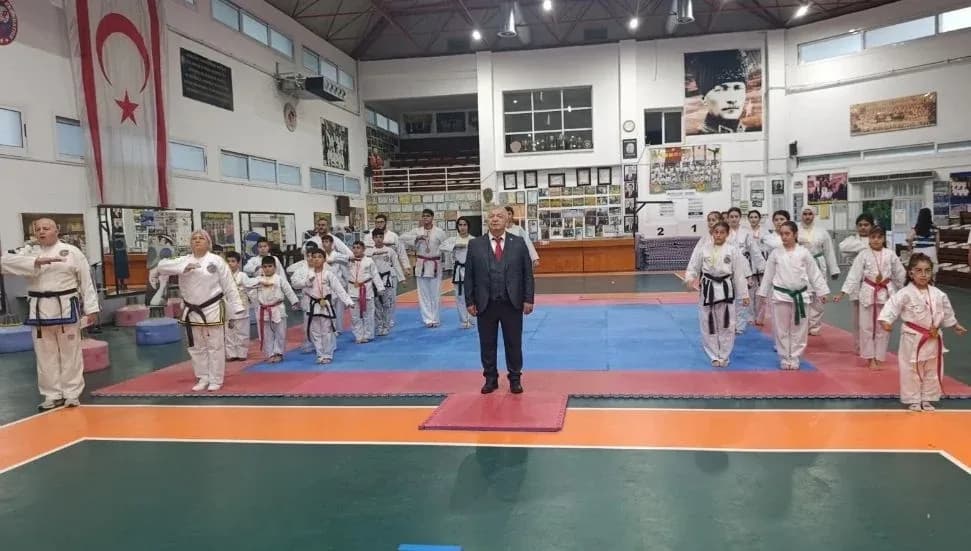 Taekwondo ve karate sporcuları Cumhuriyet için yarıştı