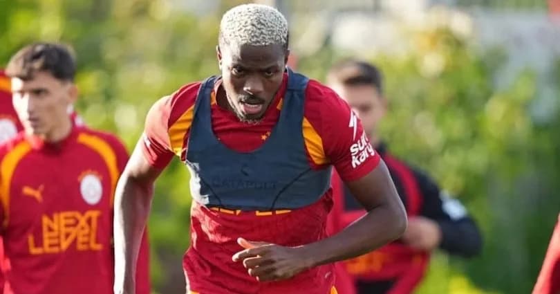 Osimhen takımla birlikte antrenmana çıktı