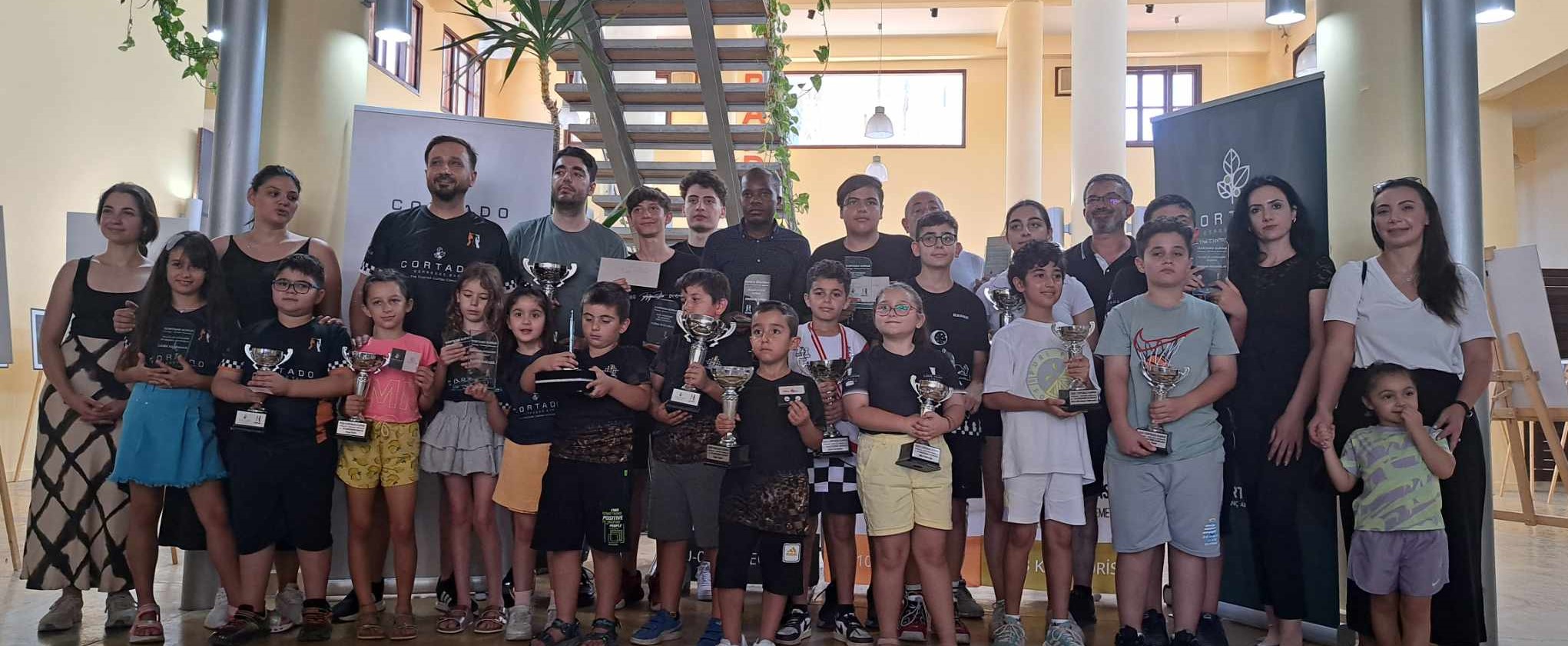 Cortado Kupası Kapanış Yıldırım Turnuvası tamamlandı ve Dörtleme Turnuvası’nın da  ödül töreni gerçekleşti