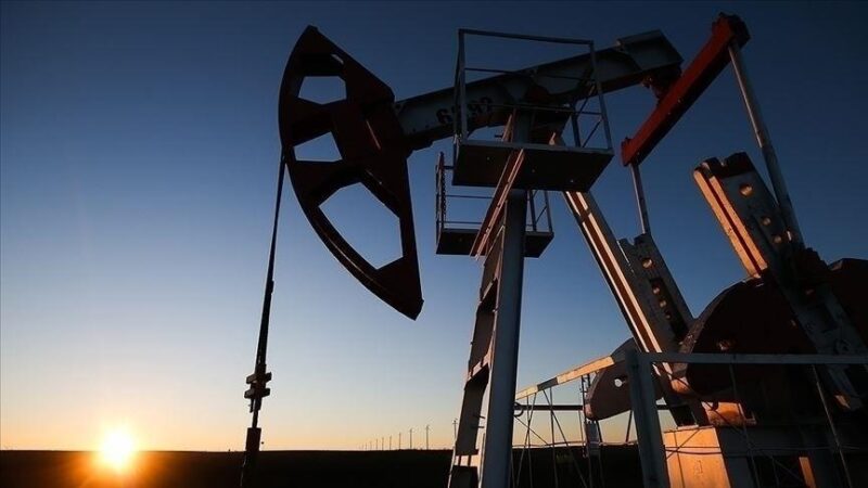Brent petrolün varil fiyatı 79,77 dolar