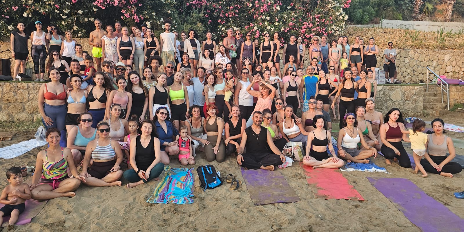 “Herkes için Yoga” sloganıyla Girne’de yoğa etkinliği düzenlendi